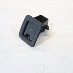 81a887233a TAPPO FISSAGGIO SUPPORTO SEGGIOLINO ISOFIX AUDI Q2 2016> 10GPULSVA