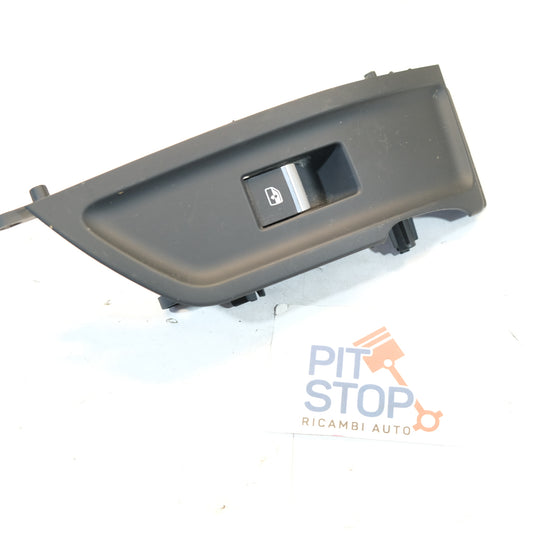 80a959515 PULSANTE RIVESTIMENTO ALZAVETRO POST. SINISTRO AUDI Q5 2017> 10G