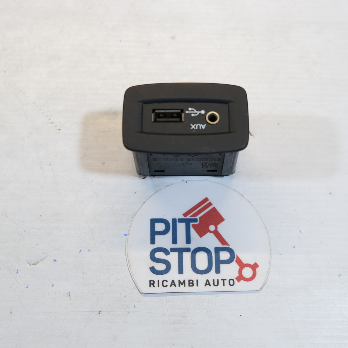 280230006R PRESA AUX/USB PER RENAULT Scenic X MOD (09>) 10g