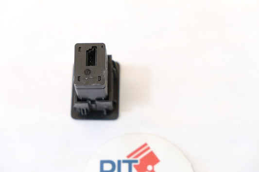 98538616zd 9854389780 PRESA AUX USB CITROEN E-C3 OPEL FRONTERA 10G