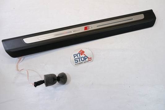 4M8947406A RIVESTIMENTO PIEDI BATTITACCO ANTERIORE SINISTRO S-LINE AUDI Q8 2018> 10S