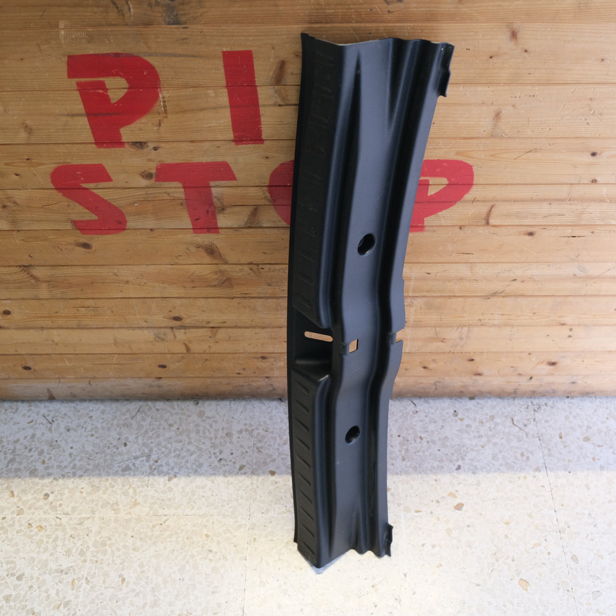 a2476903001 RIVESTIMENTO BATTIVALIGIA COFANO POST MERCEDES GLA H247 BX60