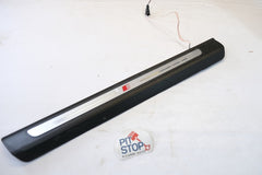 4m8947405a RIVESTIMENTO PIEDI BATTITACCO ANTERIORE DESTRO S-LINE AUDI Q8 2018> 10S