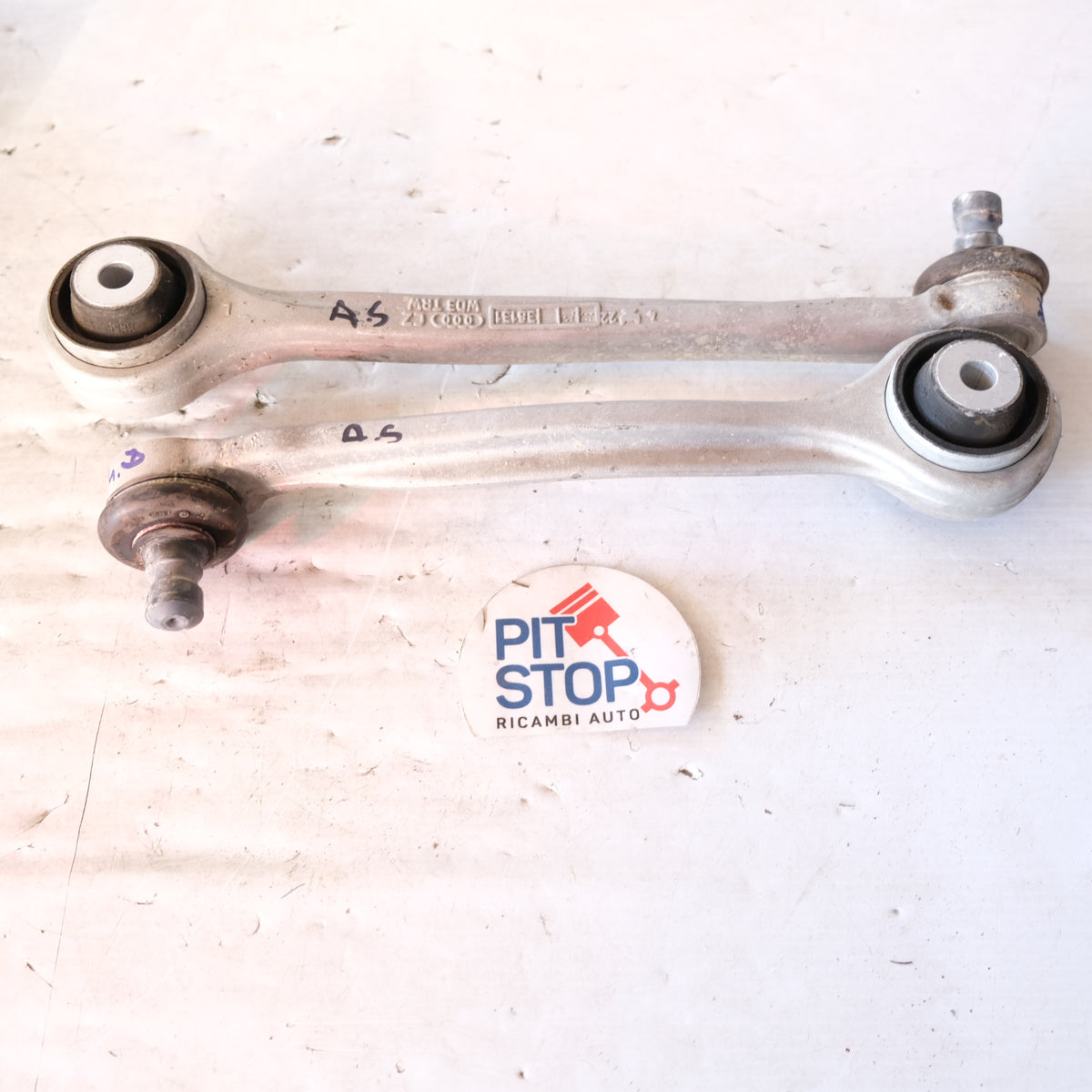 8W0407509D 8W0407505D BRACCIO OSCILLANTE ANTERIORE SX AUDI A5 A4 8W 2023 10G