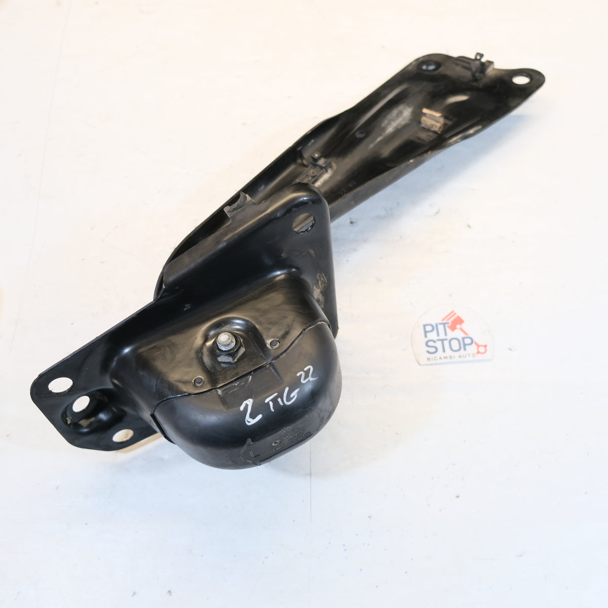 5QF505225C BRACCIO OSCILLANTE INFERIORE POSTERIORE SINISTRO TIGUAN 2018 BX51S2