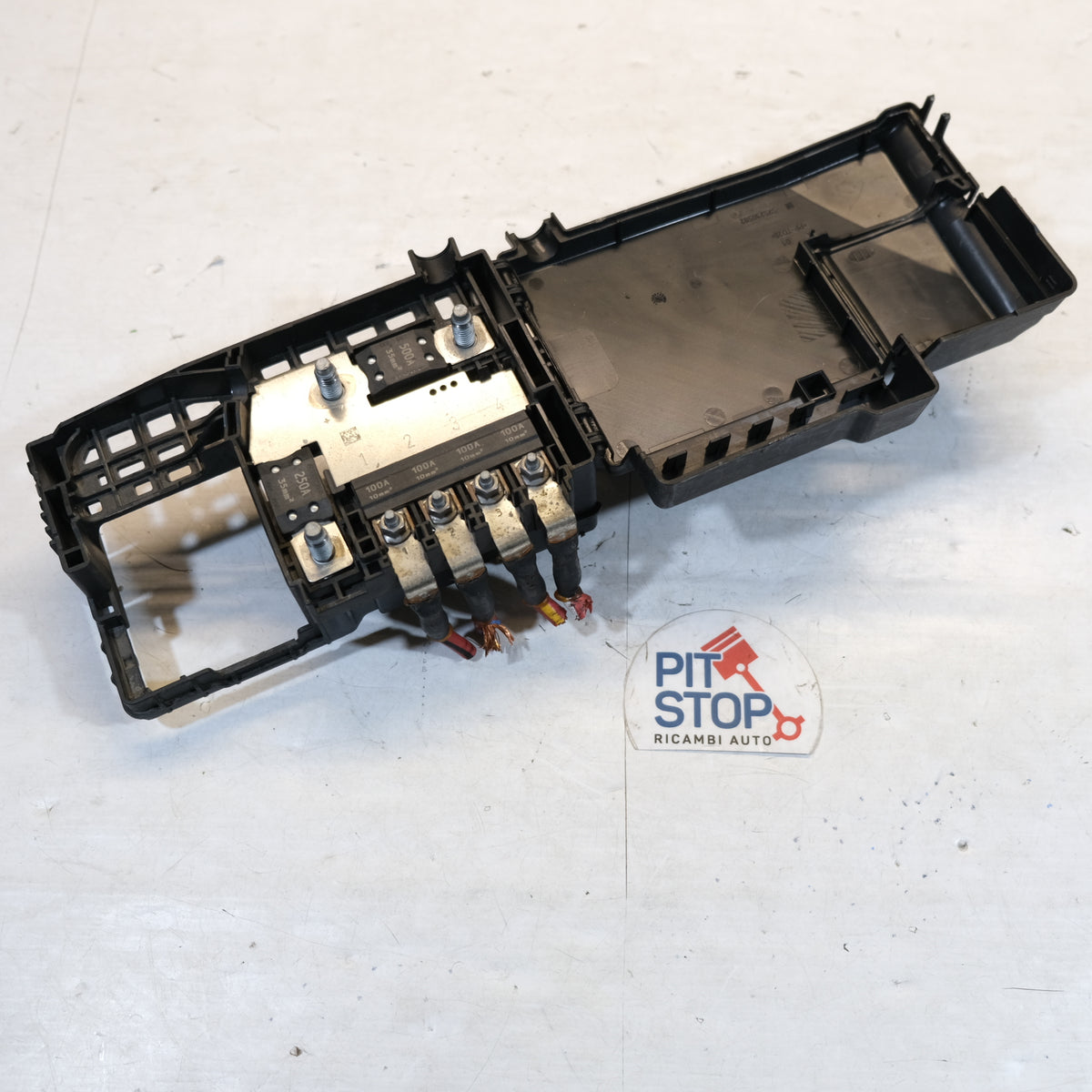 525230582 SUPPORTO CENTRALINA FUSIBILI SOPRA BATTERIA OPEL INSIGNIA 2009> 10s