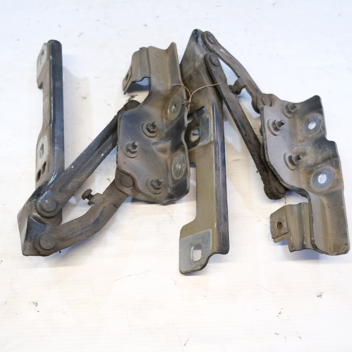 20879202 CERNIERA CERNIERE COFANO ANTERIORE OPEL ASTRA J 2011 12G