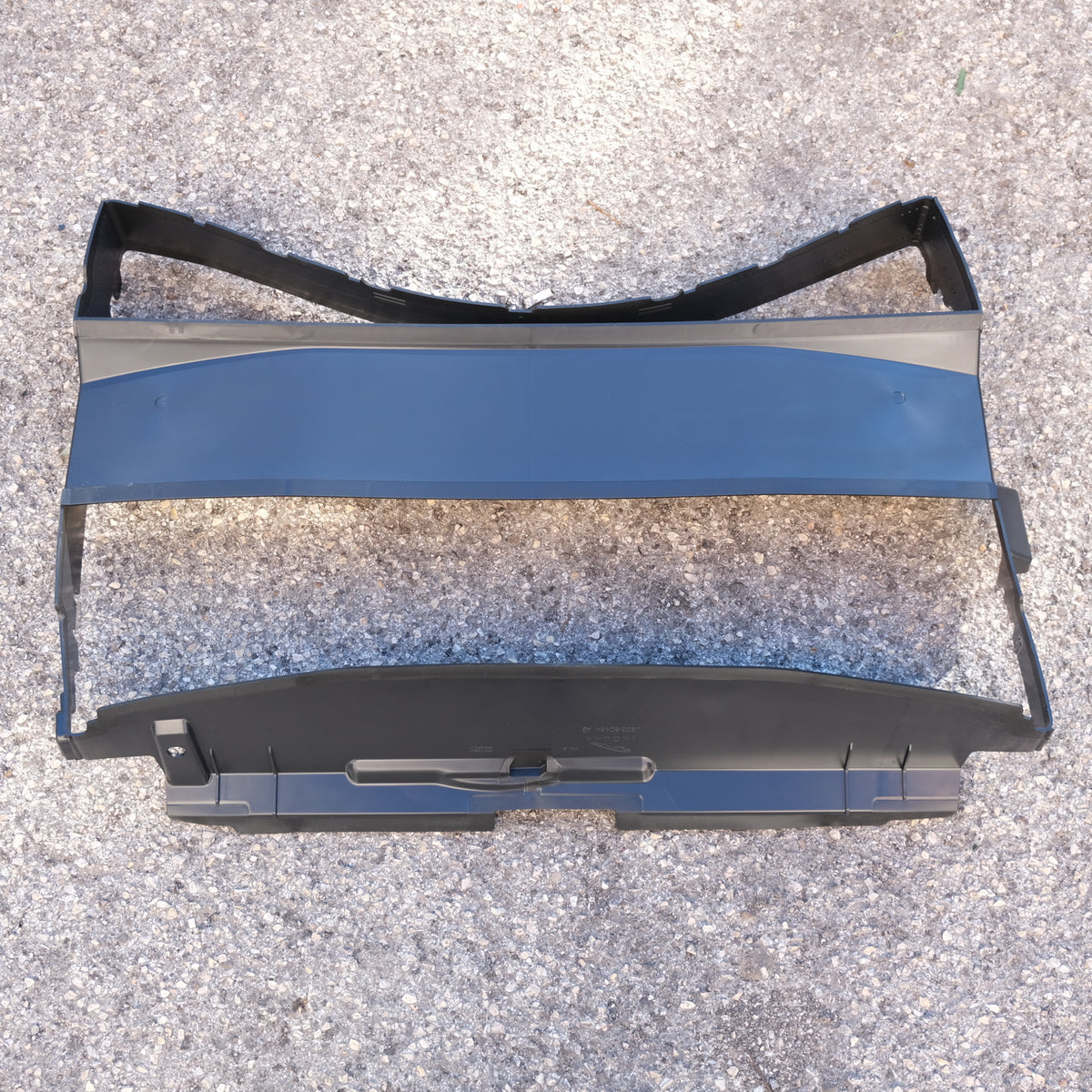 j963-8c464-ag CONVOGLIATORE RAFFREDDAMENTO JAGUAR E-PACE 51S