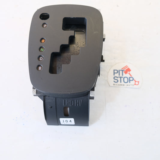 tg23200-a0410 2320020300 COVER CORNICE SELETTORE MARCE AUT YARIS XP130 HYB 10GPULSALZ