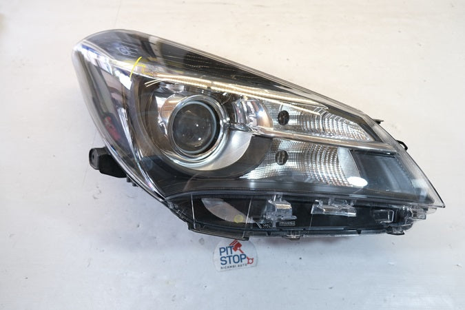 811300DA40 FARO DESTRO FANALE DX TOYOTA YARIS III REST P13 2014 10GPULSVA