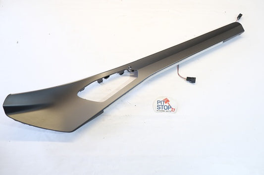 5fa867440a 5FA947355T FASCIA LED PANNELLO PORTA A.DX CUPRA LEON 2025 10S