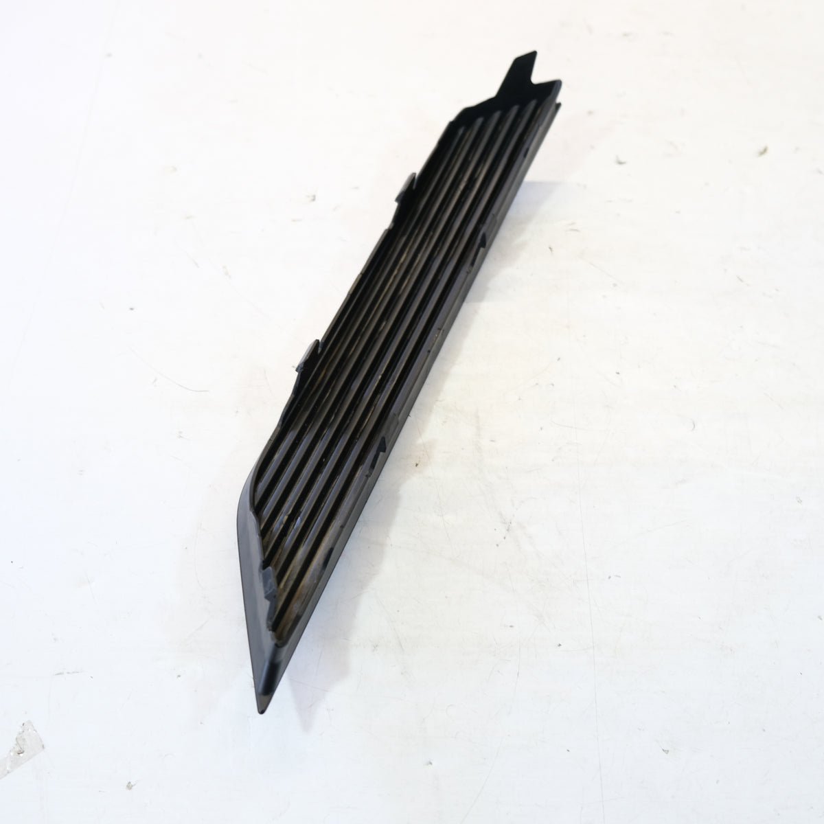 83a807731 GRIGLIA PARAURTI POSTERIORE SINISTRO AUDI Q3 F3 2018> 10S