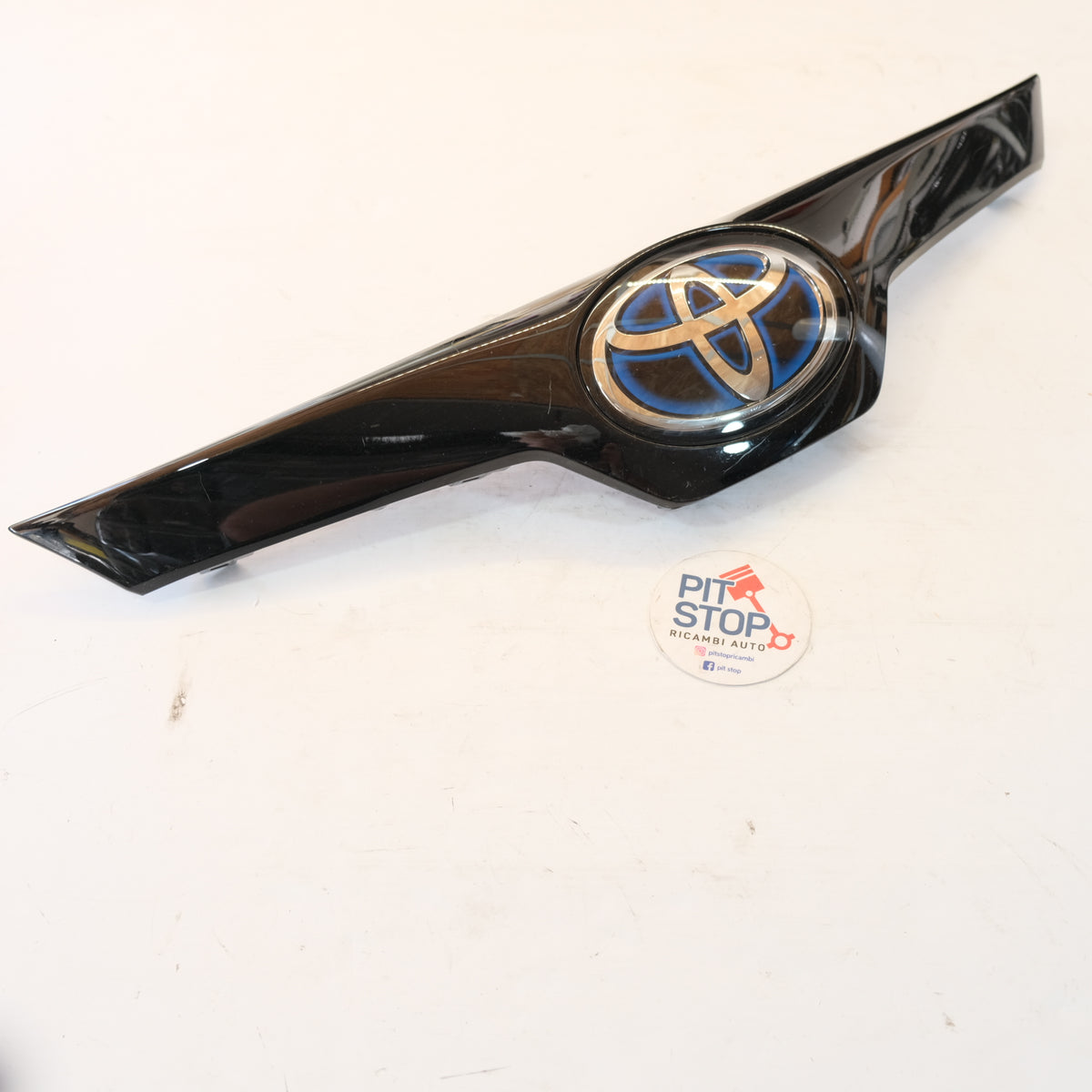 53111-02c80 GRIGLIA ANTERIORE LOGO TOYOTA COROLLA 2018 10S