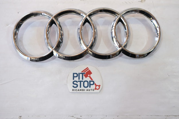 4KE853605 STEMMA FREGIO LOGO EMBLEMA PARAURTI ANTERIORE AUDI Q3 FJB 10g