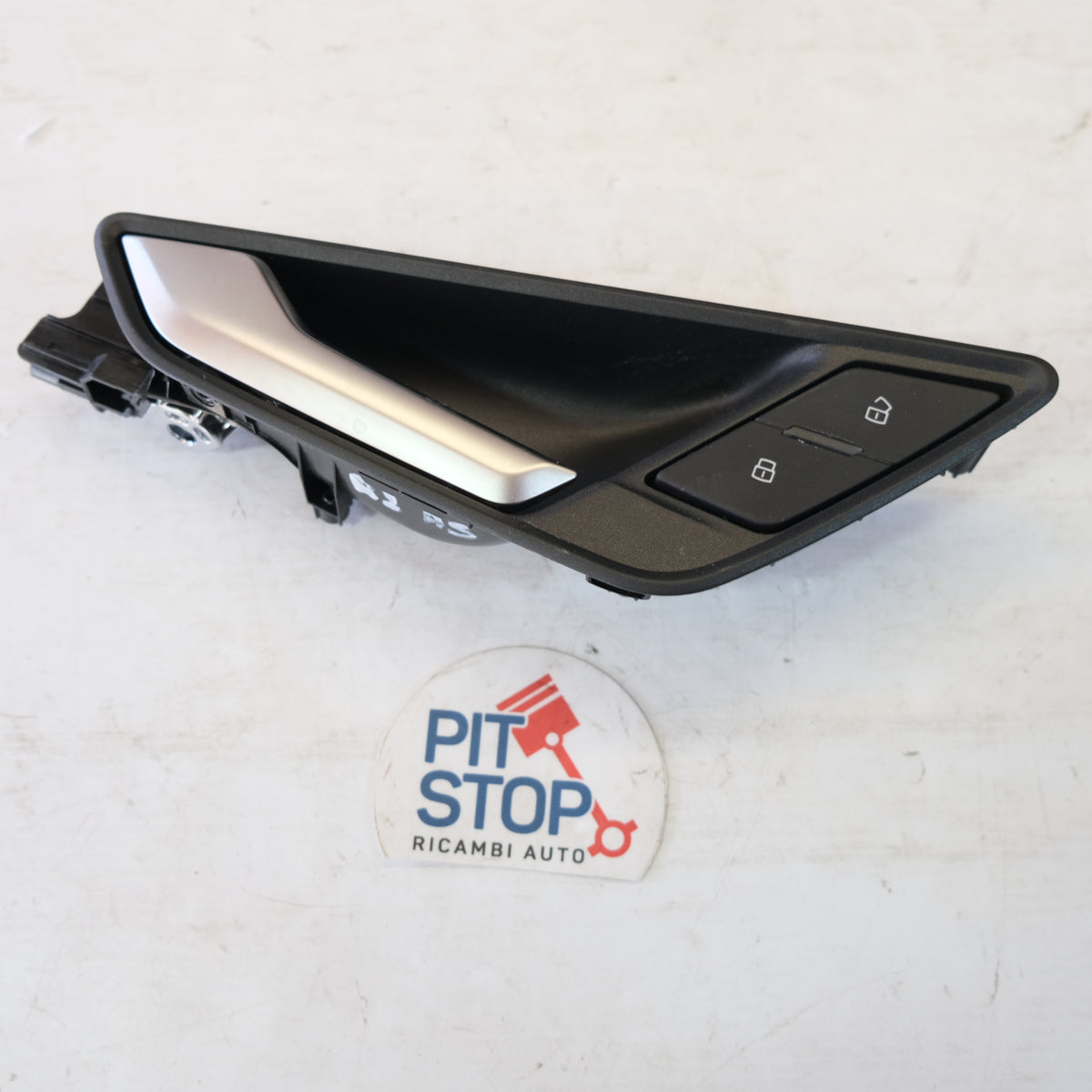 81a837019 MANIGLIA INTERNA ANTERIORE SINISTRA AUDI Q2 2016> 12G