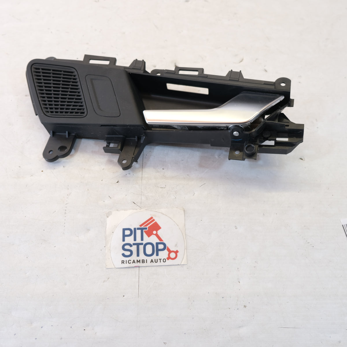 80a839020 MANIGLIA INTERNA POSTERIORE DESTRA AUDI Q5 FYB 2017> 12G