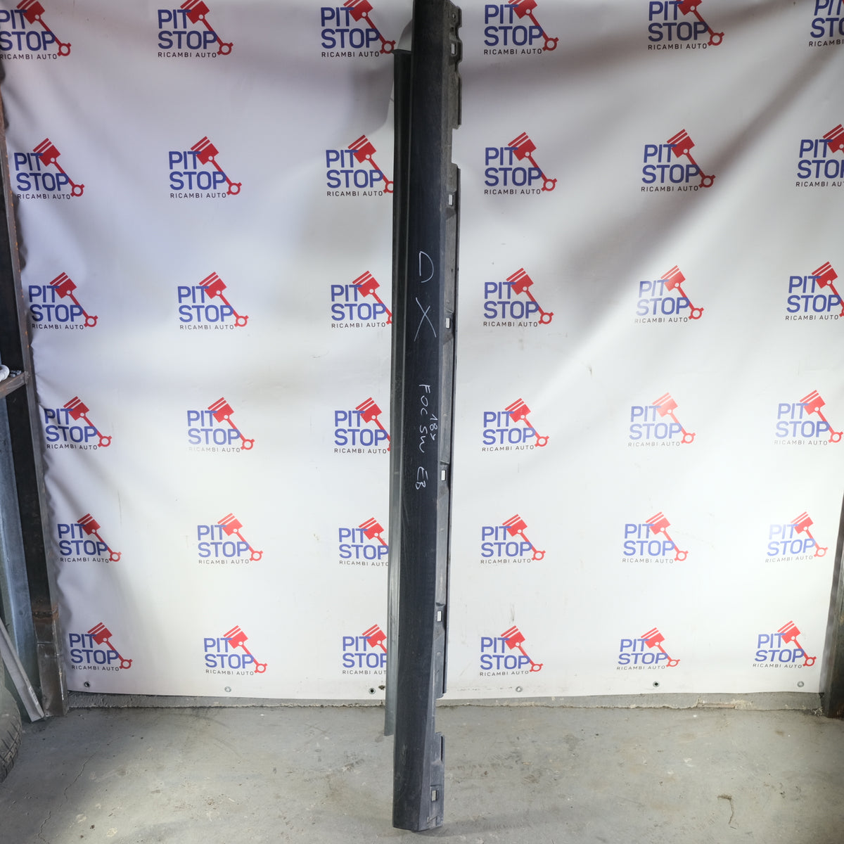 jx7ba10154a MINIGONNA DESTRA SOTTOPORTA FORD FOCUS MK4 SW 2018> 51DX