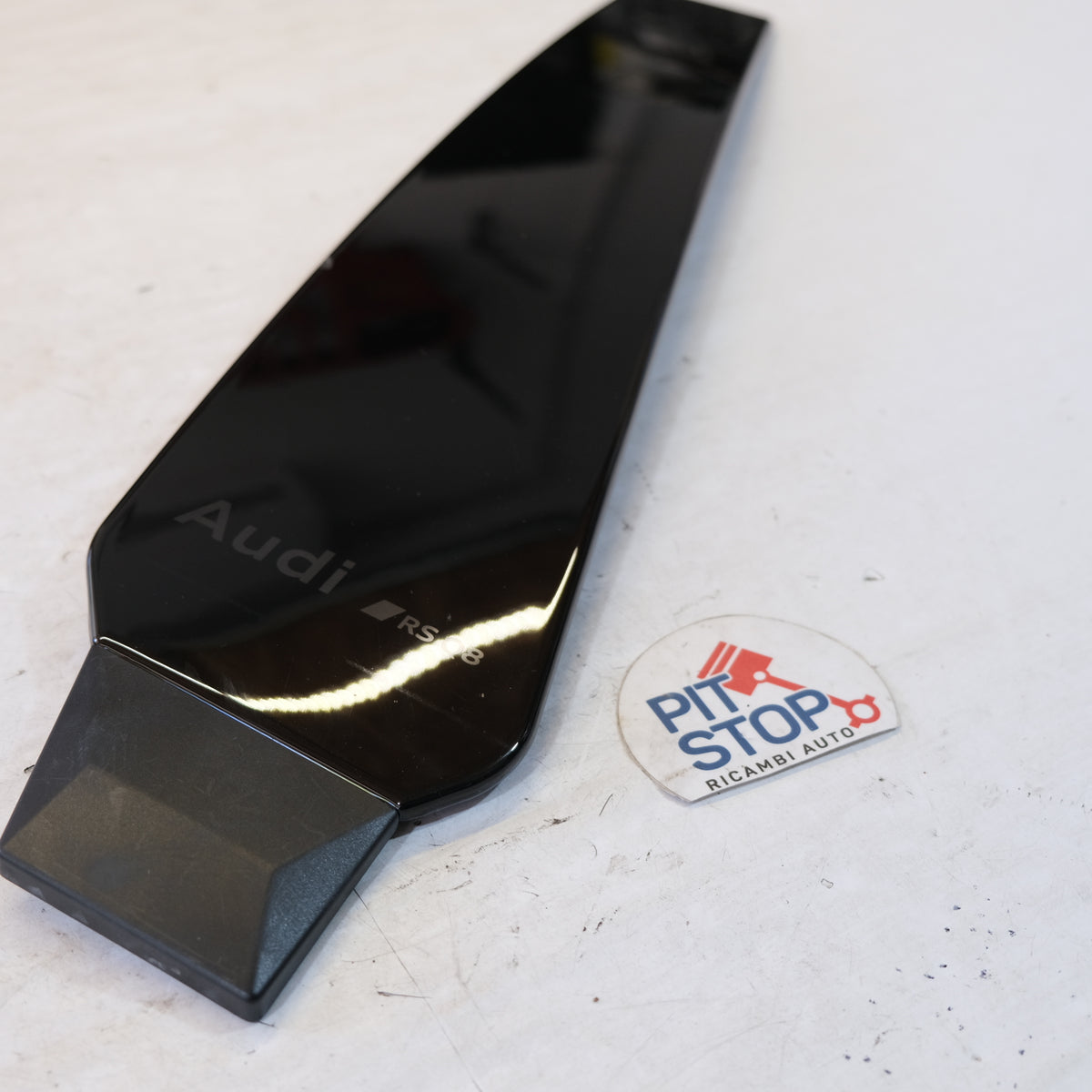 4m8853290d MODANATURA ESTERNA MONTANTE SINISTRO AUDI PERFORMANCE RS Q8 10S