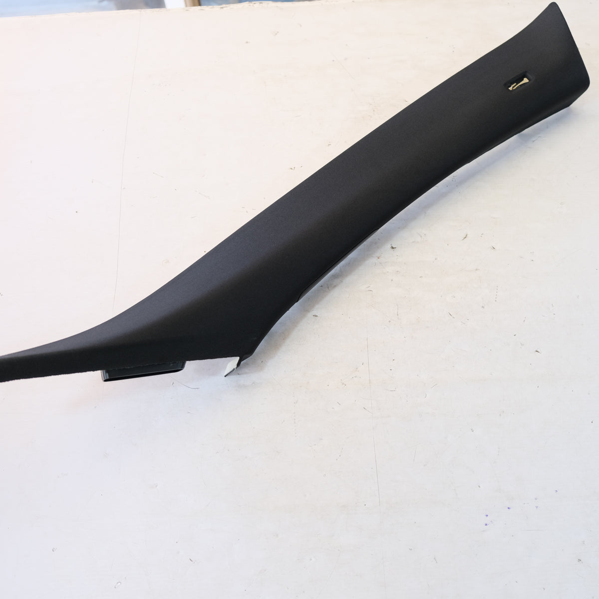 gx63-03512-be8 MONTANTE RIVESTIMENTO INTERNO DESTRO JAGUAR XE 2016 HU
