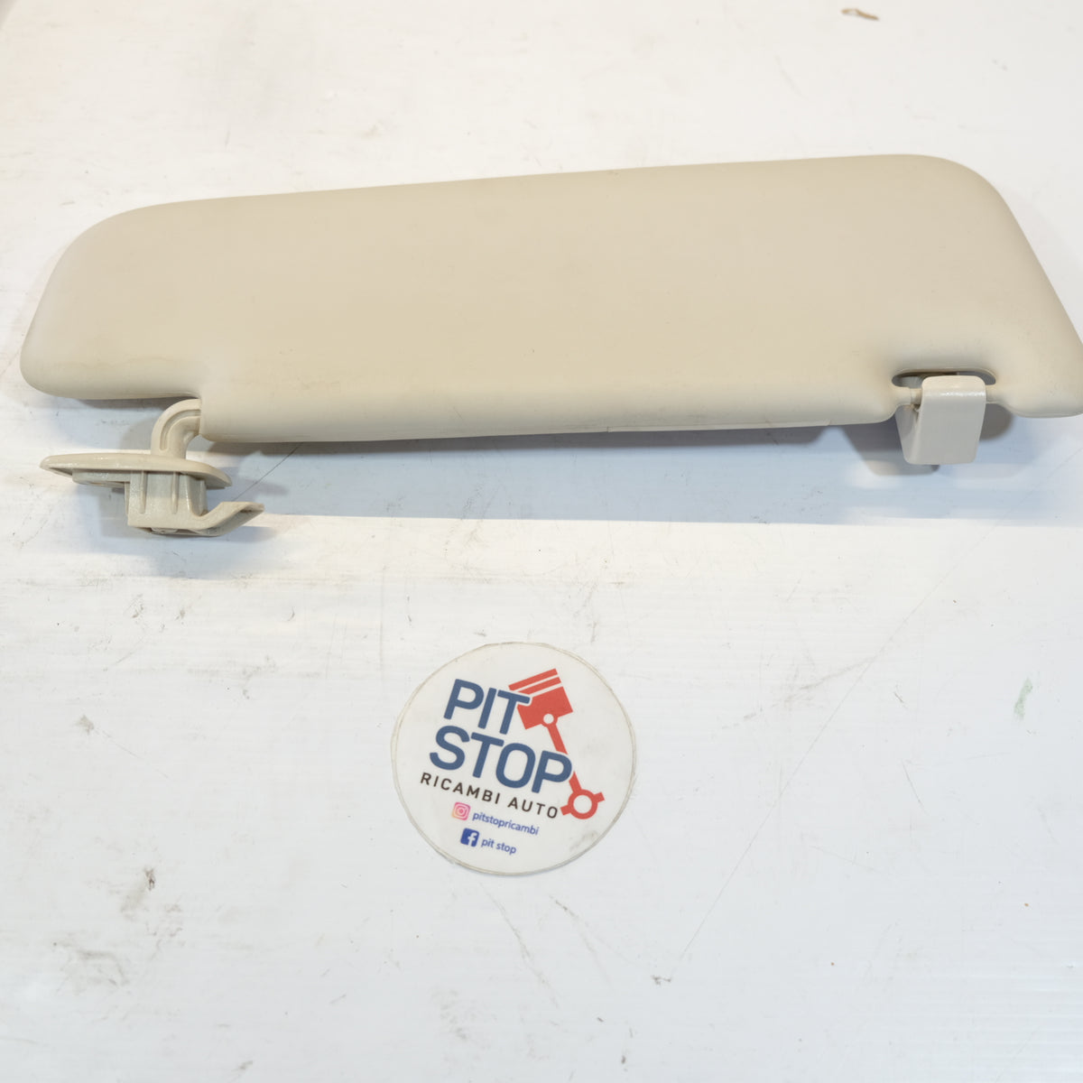 PARASOLE ALETTA ANTERIORE SINISTRO GUIDA FIAT 500 2007/2018 12G