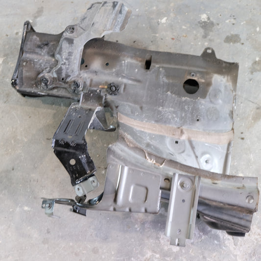 3Q0805116G 5Q0802036AA PASSARUOTA LONGHERONE ANT. DX CUPRA FORMENTOR 2023