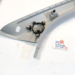 81a867233 MONTANTE RIVESTIMENTO SINISTRO AUDI Q2 2016> 10S