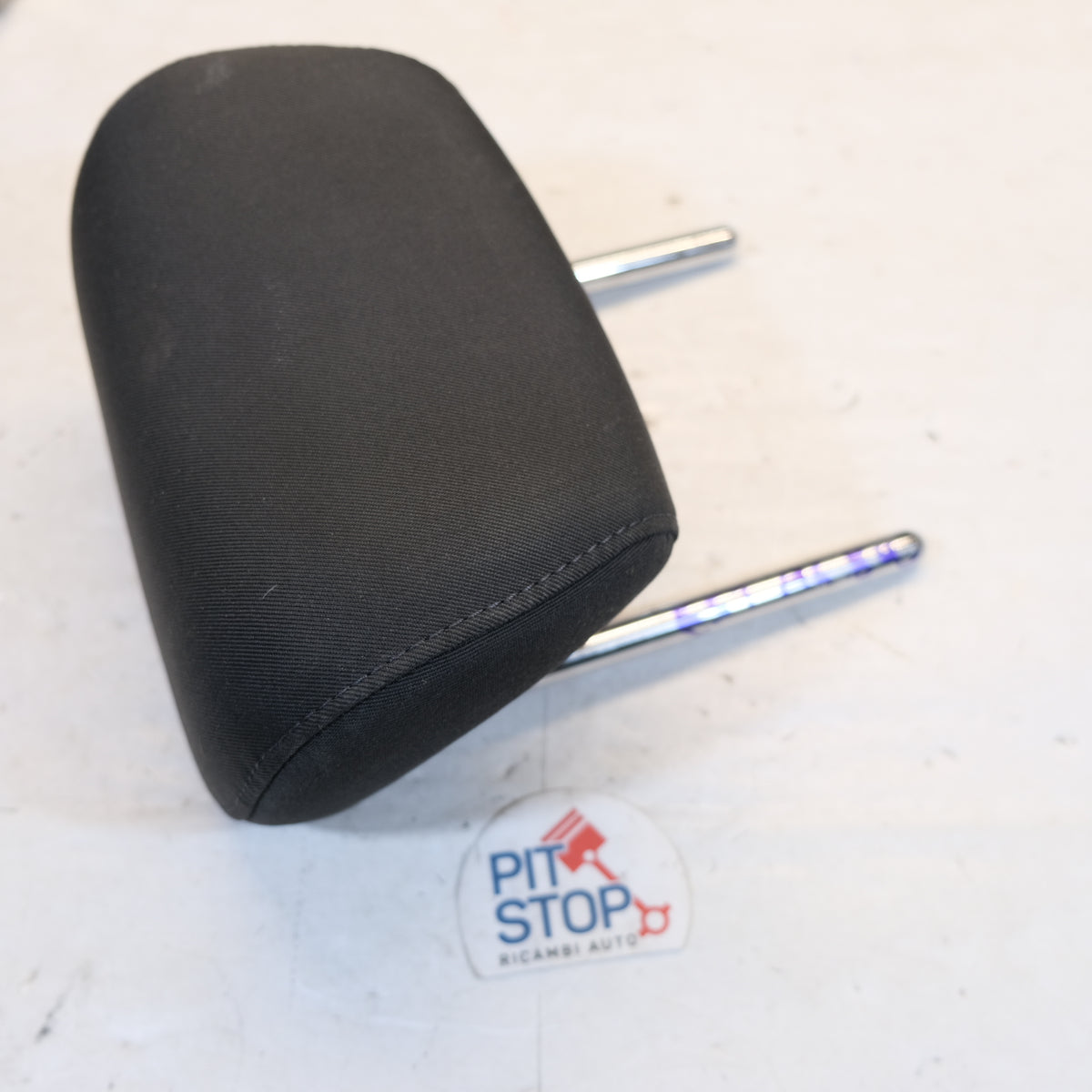 8W5885901NUS2 POGGIATESTA POSTERIORE POST. ESTERNO SX / DX AUDI A4 8W 2016> B1