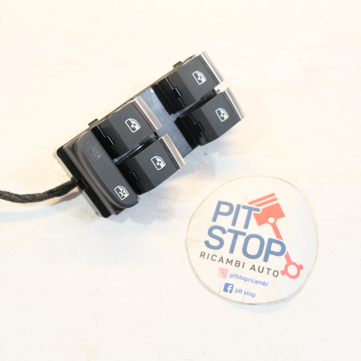 8W0959851E PULSANTIERA BLOCCO COMANDI ALZACRISTALLI AUDI Q5 FYB 2022 10g