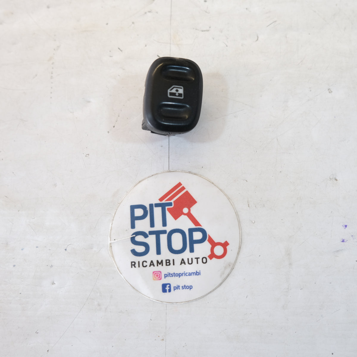 07355536760 5600405 INTERRUTTORE ALZACRISTALLI ANTERIORE DESTRO FIAT PANDA 312 319