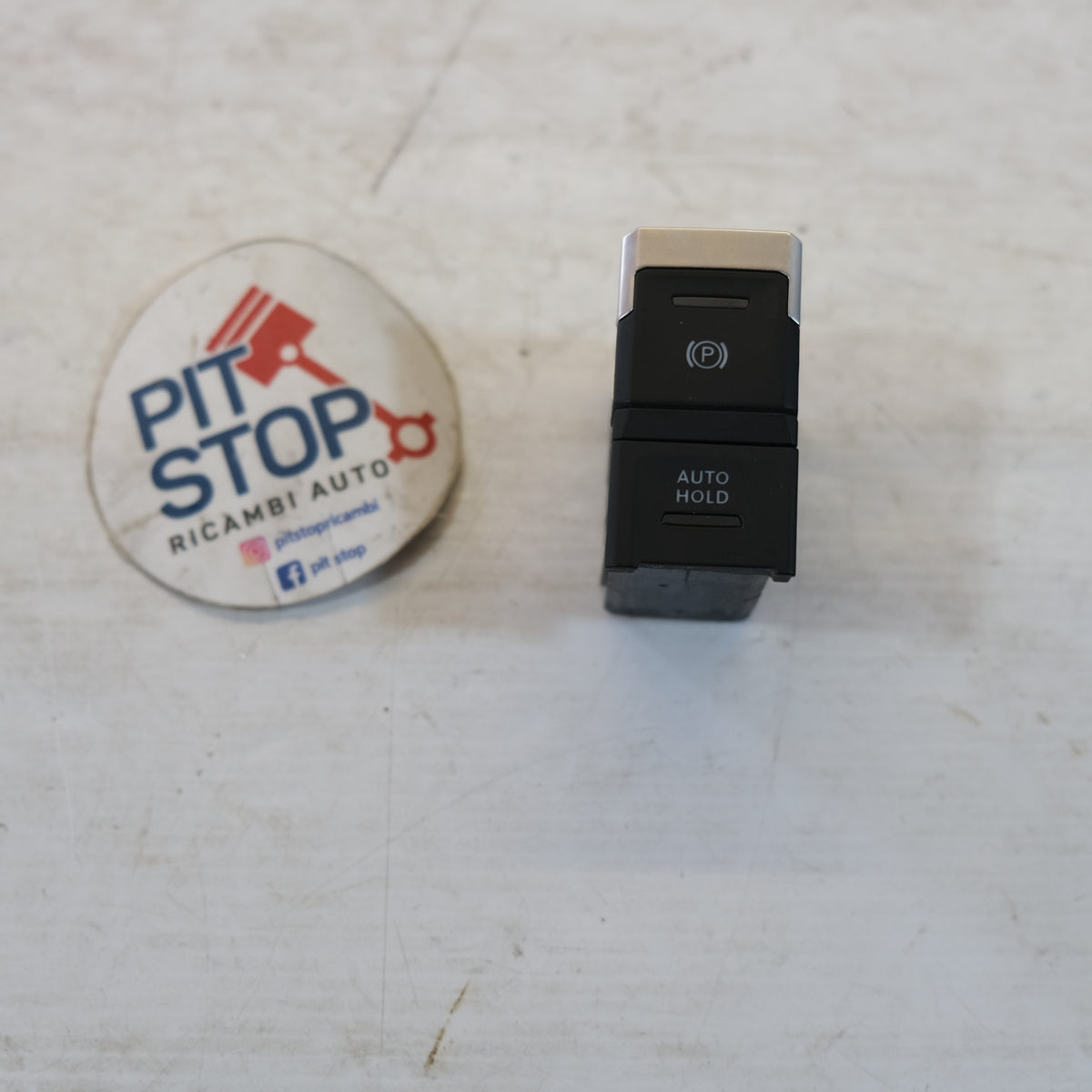 5NA927225B INTERRUTTORE FRENO STAZIONAMENTO VOLKSWAGEN TIGUAN 2016/2023