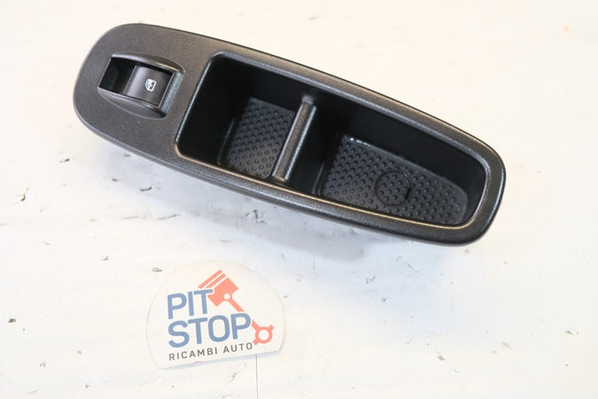 735589738 735600120 INTERRUTTORE PULSANTE ALZAVETRO ANTERIORE DX FIAT 500L 10g