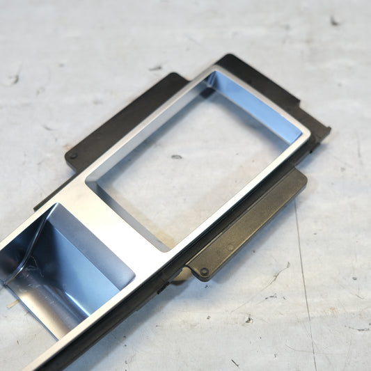 RIVESTIMENTO TUNNEL CENTRALE PULSANTE FRENO STAZIONAMENTO AUDI RS Q8 2018> 10G