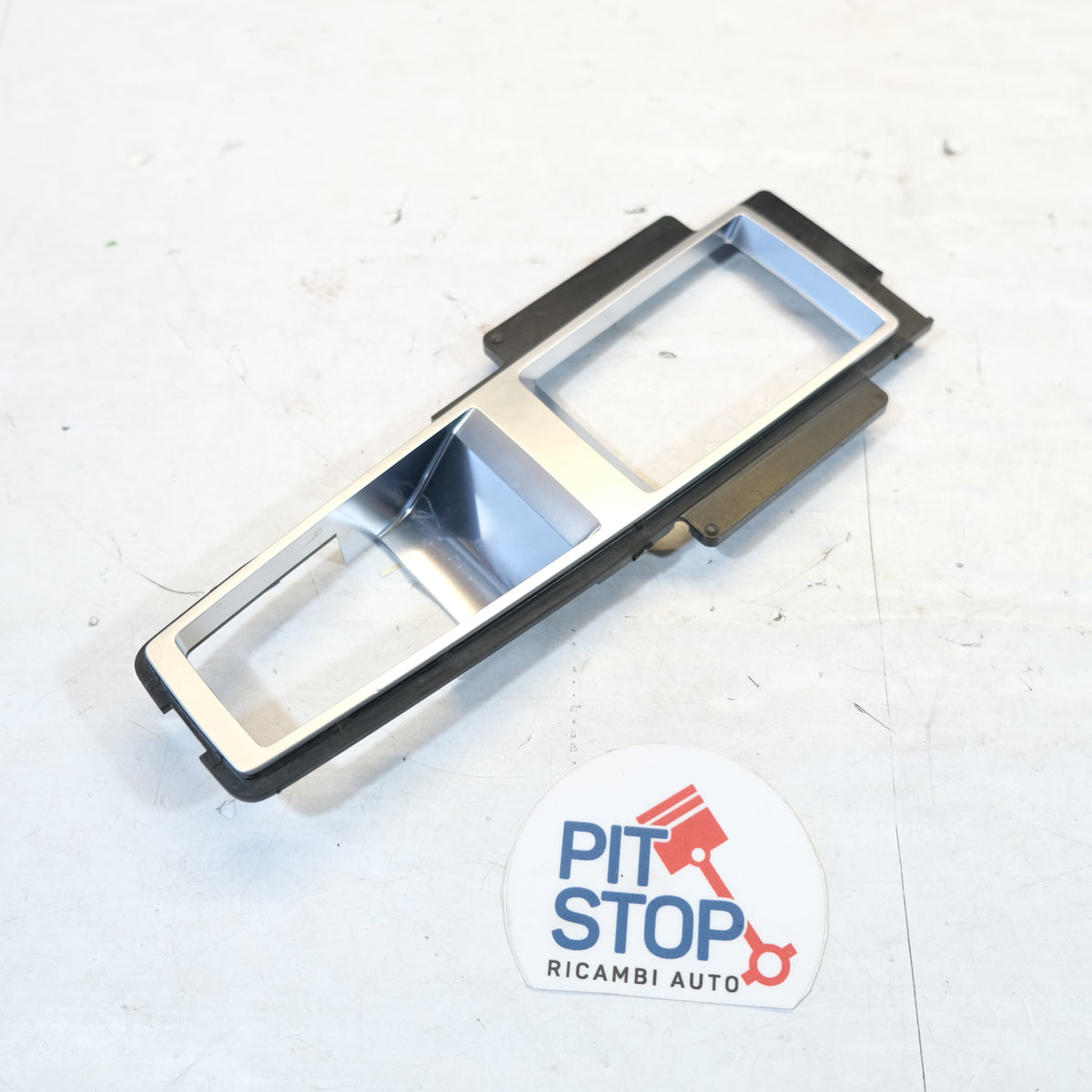 RIVESTIMENTO TUNNEL CENTRALE PULSANTE FRENO STAZIONAMENTO AUDI RS Q8 2018> 10G