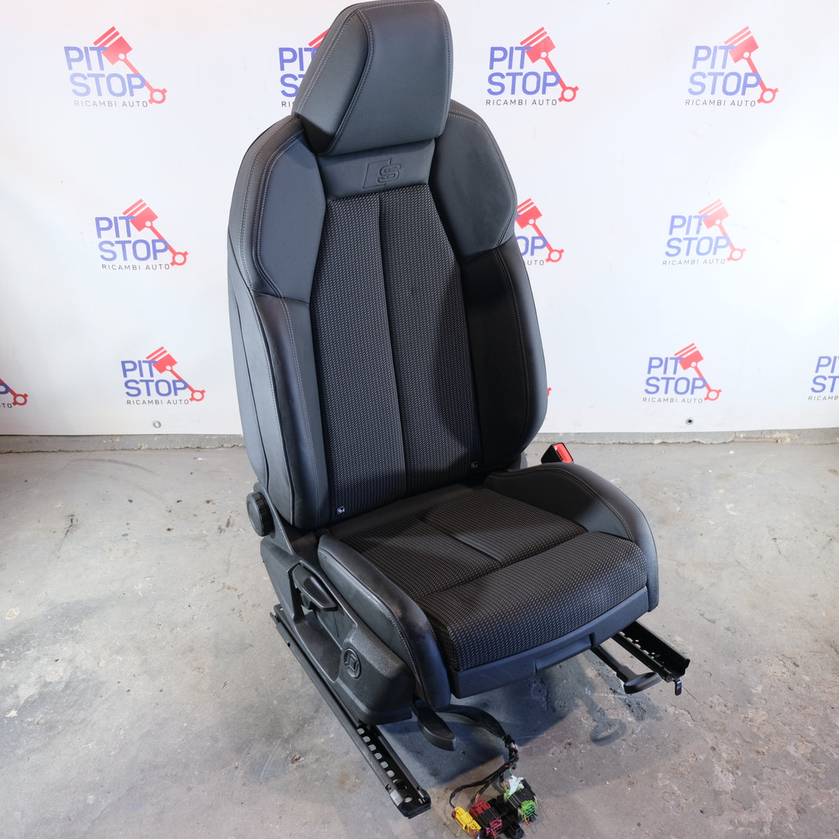 SEDILE POLTRONA PASSEGGERO DESTRO S-LINE AUDI Q4 2021> 12S