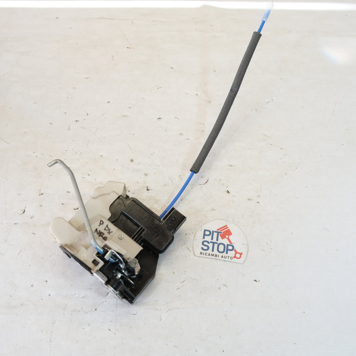 814211W010 SERRATURA POSTERIORE DESTRA KIA Rio 4° Serie (11>) 12g