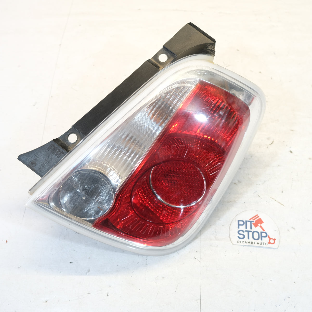 27043201 STOP DESTRO FARO POSTERIORE DX FIAT 500 2008 12S