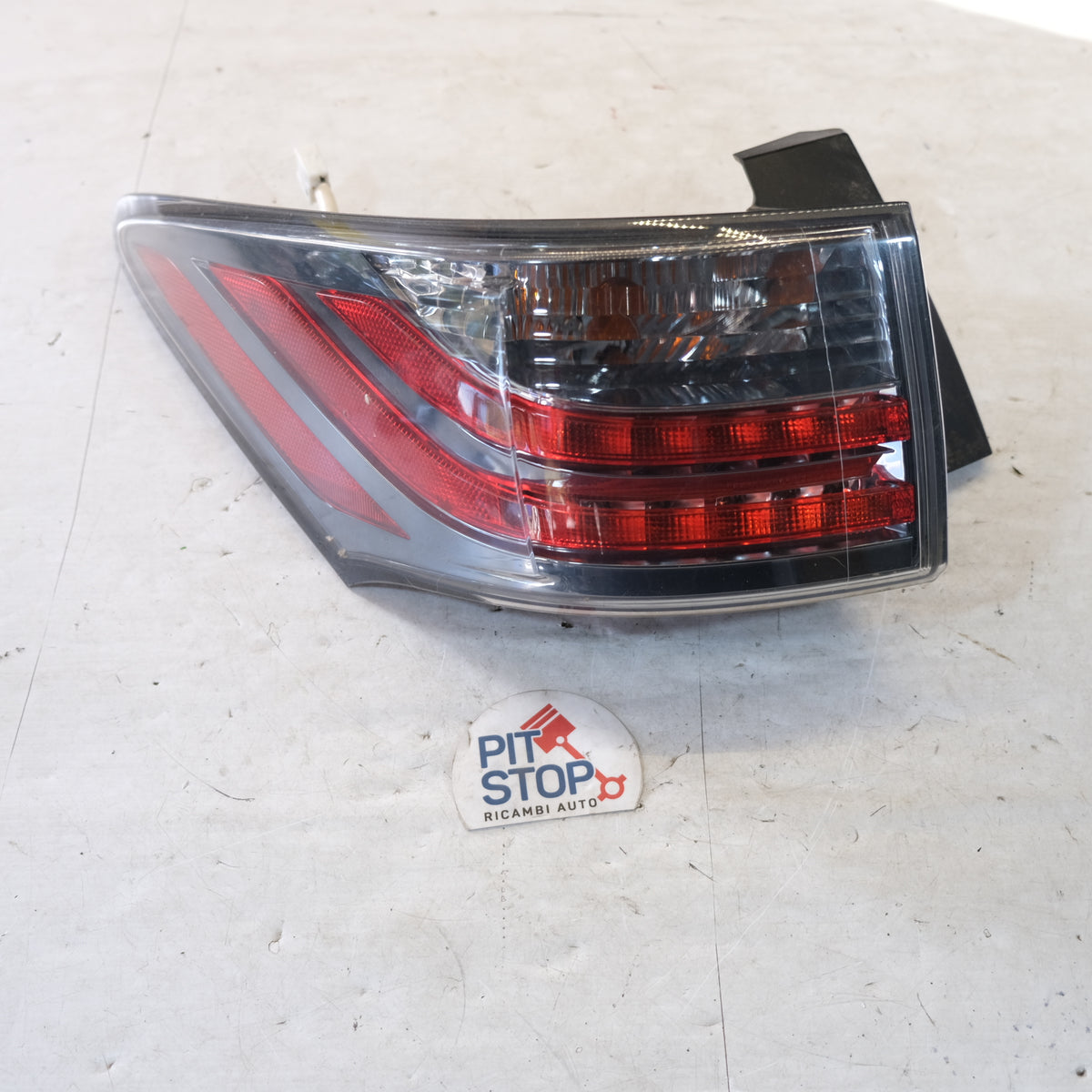 8156176020 STOP FARO POSTERIORE SX SINISTRO LEXUS CT 200H 2014 BX51S