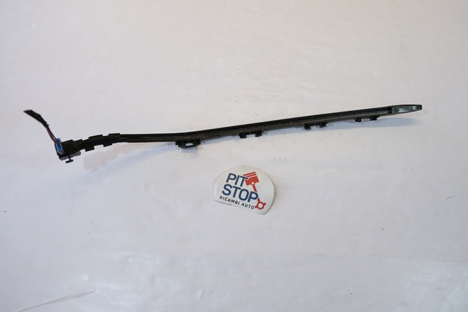 8b3947093a STRISCIA LED TUNNEL CENTRALE AUDI A5 B10 AVANT 10S