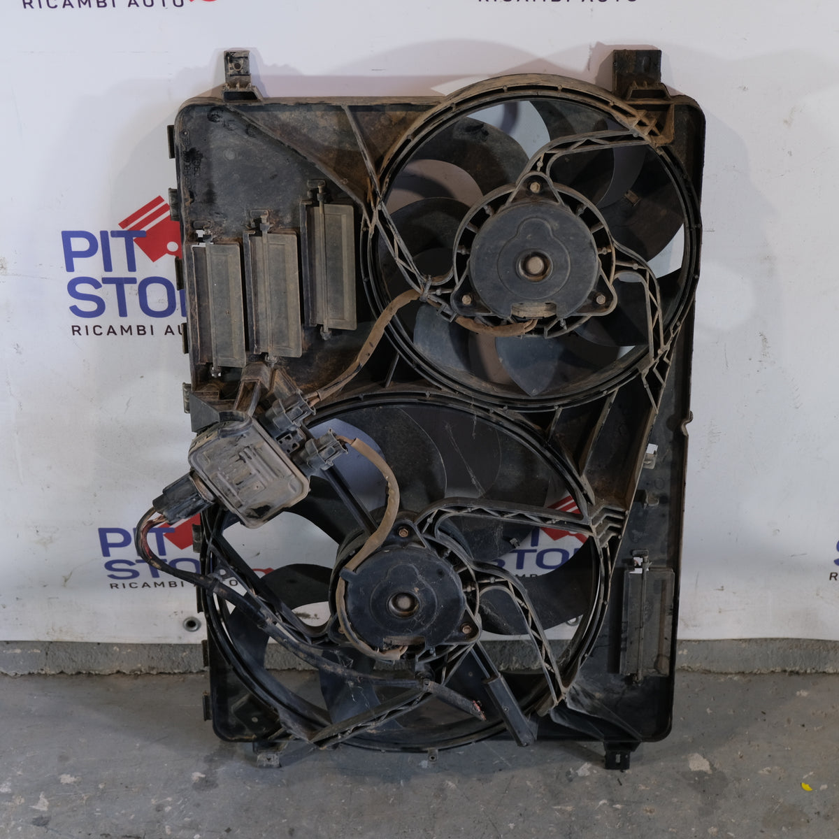 8240515 VENTOLA VENTOLE RADIATORE LAND ROVER Freelander II 3° Serie Diesel (06>) BX51