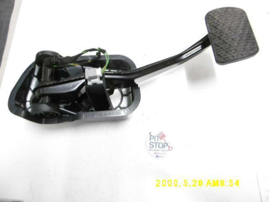 a2052920415 BRAKE PEDAL FOR MERCEDES C-Class (W205) AUTOMATIC TRANSMISSION ( 618078