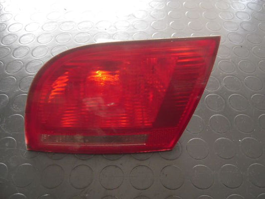 Stop Posteriore Destro Integrato nel Portello - Audi A3 Serie (8p1) (05>08) - Pit Stop Ricambi Auto