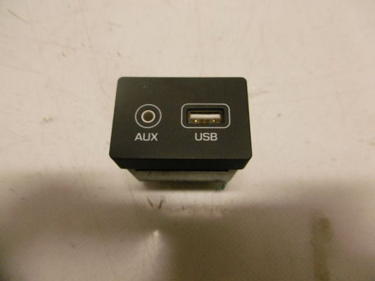 Interfaccia presa USB/ingresso AUX - Hyundai I20 2è Serie - Pit Stop Ricambi Auto