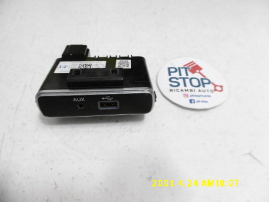 Interfaccia presa USB/ingresso AUX - Alfa Romeo Stelvio Serie (949_) (16>) - Pit Stop Ricambi Auto