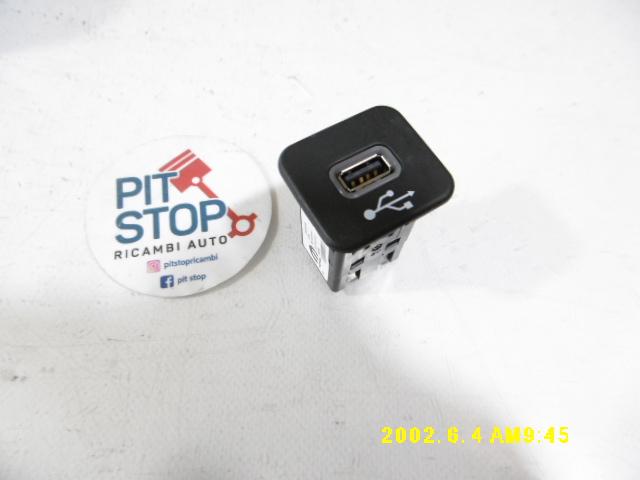 Presa AUX/USB - Fiat 500 X Serie (15>) - Pit Stop Ricambi Auto